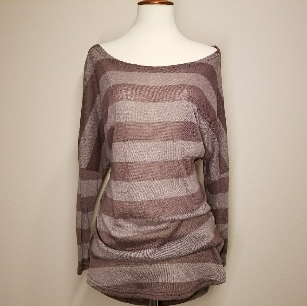 Loose knit stripe light sweater